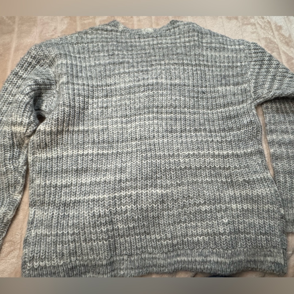 Calvin Klein Light Gray Knit Sweater - NWOT - Picture 3 of 3